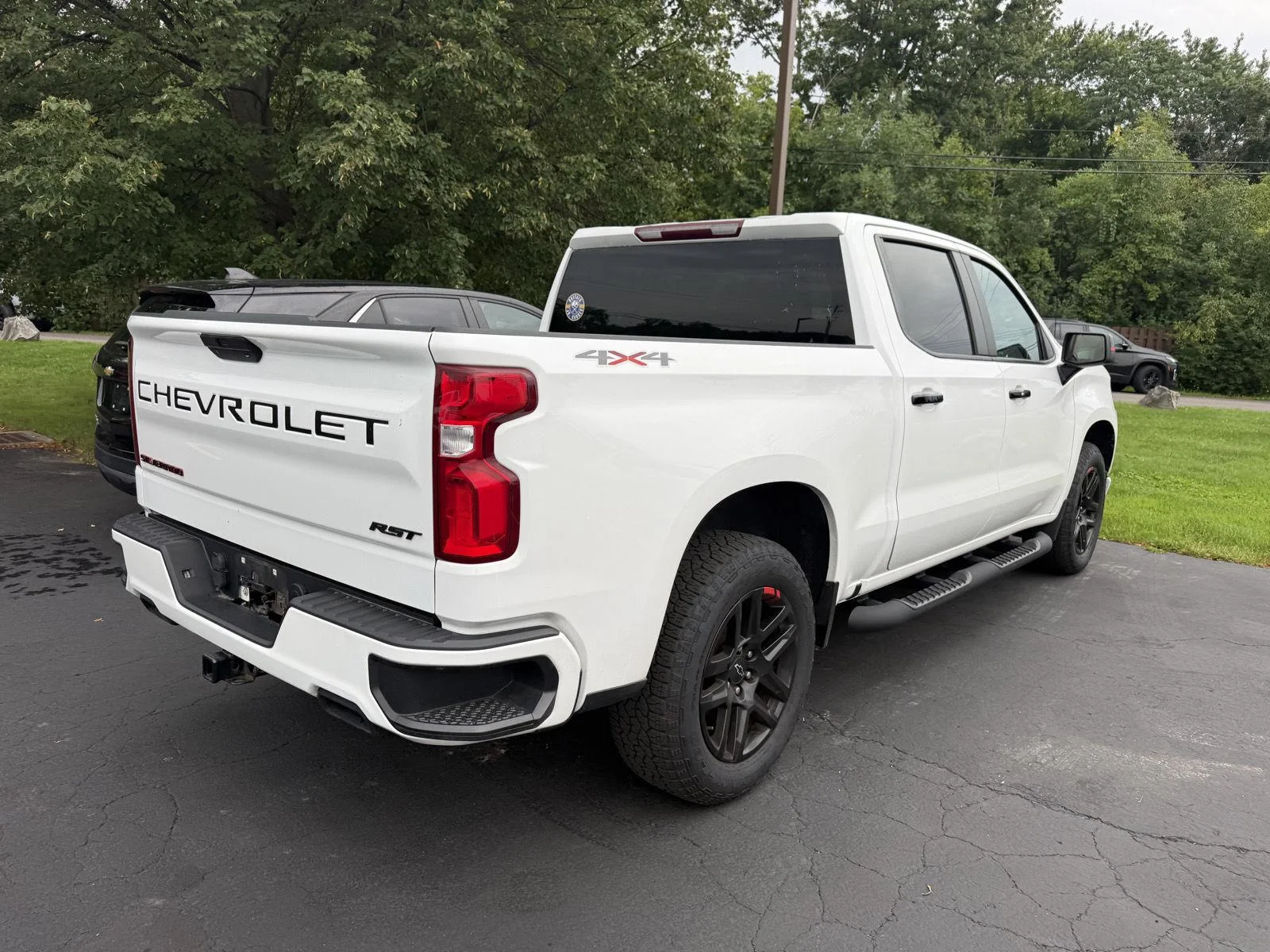 Used 2022 SUMMIT WHITE Chevrolet RST image 5
