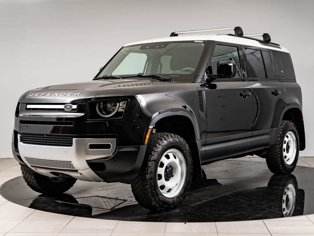 Used 2023 Black Land Rover S image 1