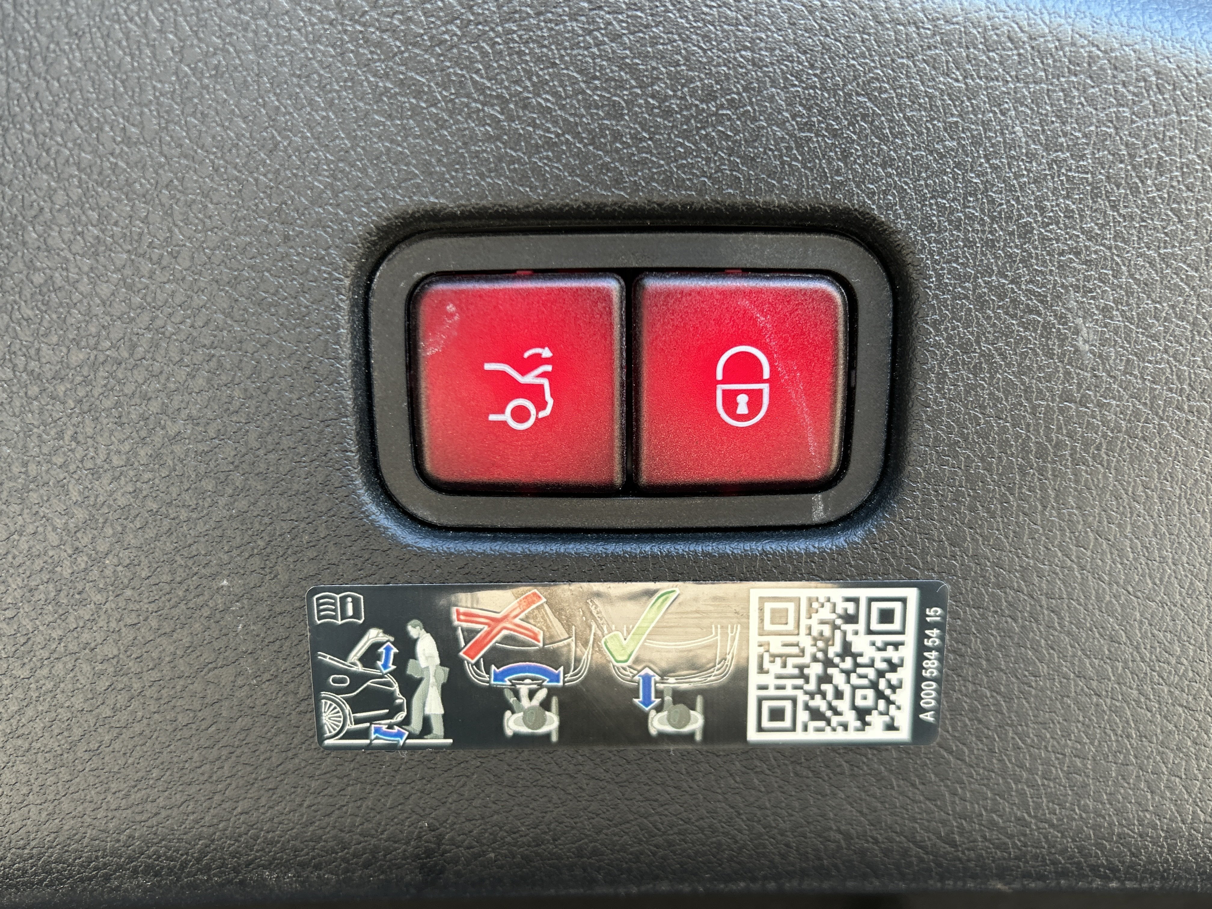 Certified Used 2025 Obsidian Black Metallic Mercedes-Benz AMG® CLE 53 4MATIC®+ Coupe image 11