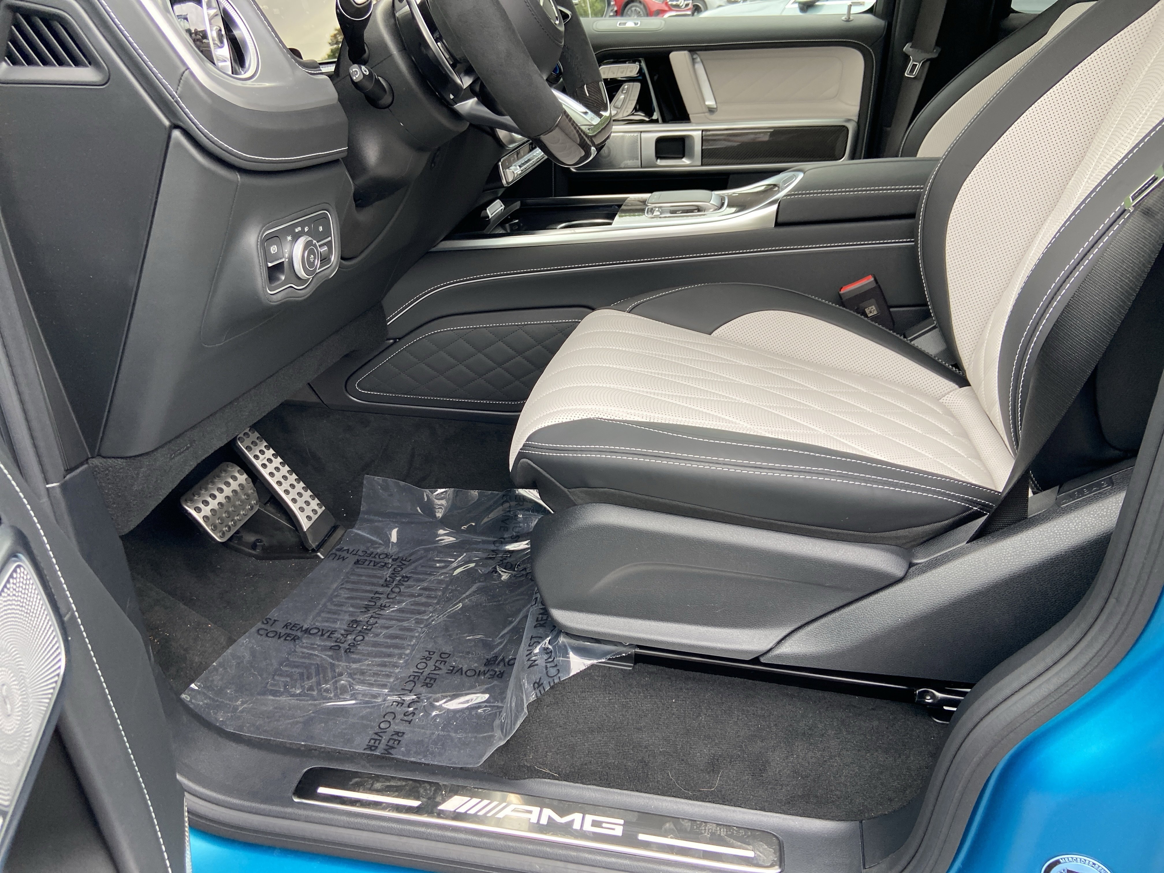New 2026 MANUFAKTUR hyper blue magno Mercedes-Benz AMG® G 63 SUV image 18