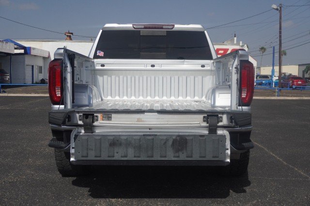 Used 2021  GMC SLT image 9