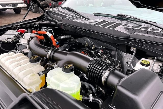 Used 2025 Black Ford Lariat image 32