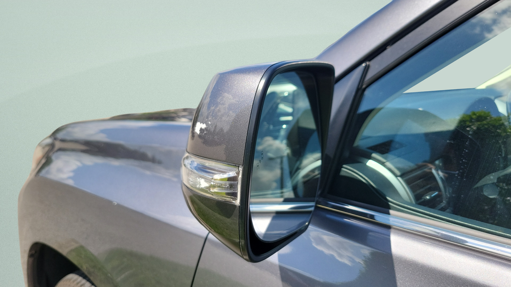 Used 2023 Gray Lexus 460 image 4