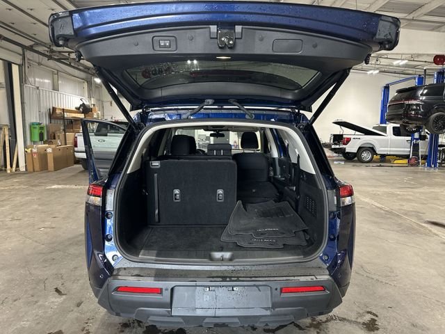 2025 Nissan Pathfinder SV - Photo 25
