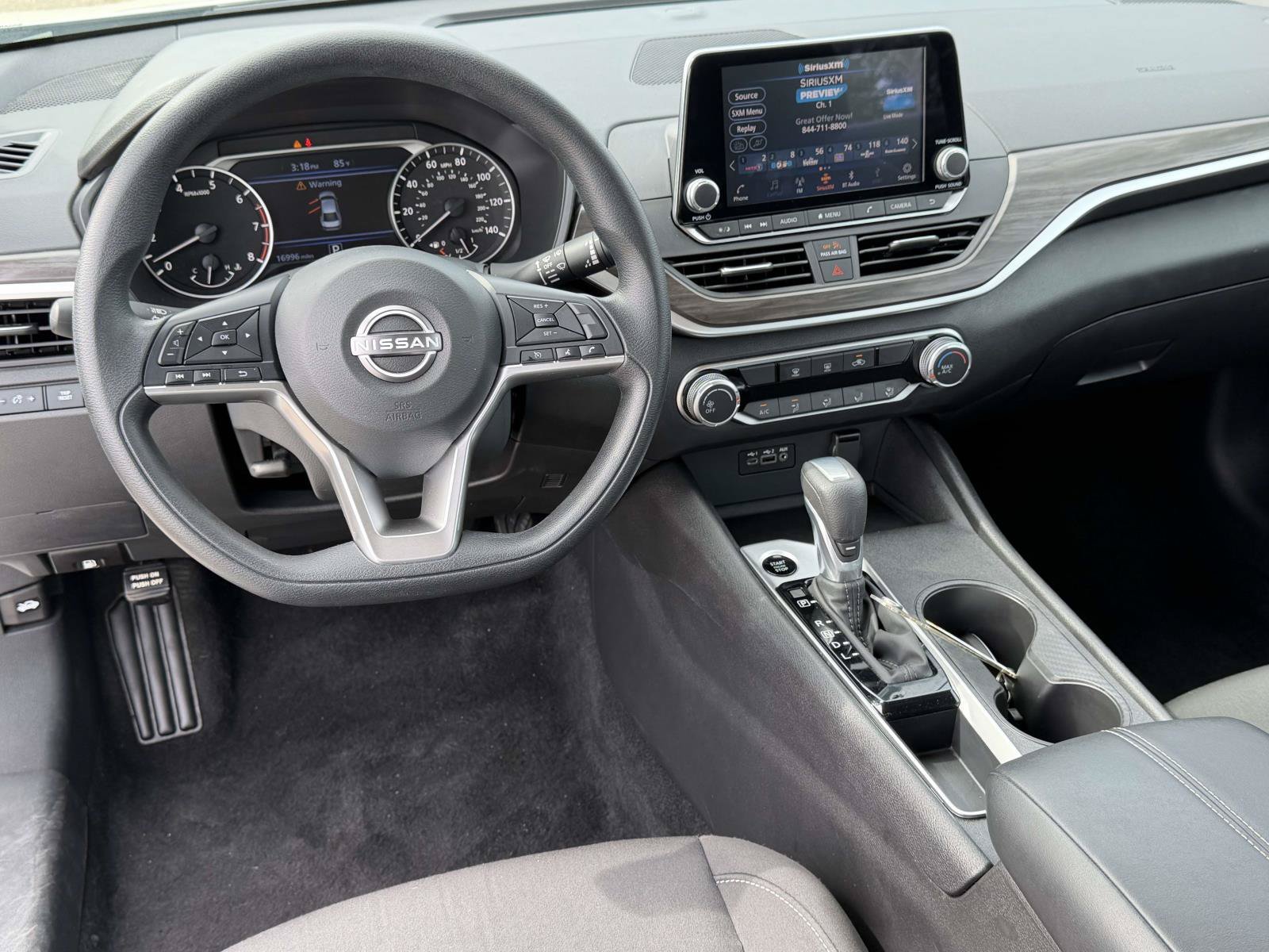Used 2026 Glacier White Nissan SV image 26