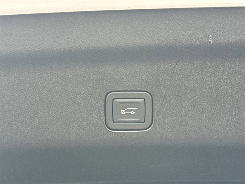 2026 GMC YUKON XL - Image 35