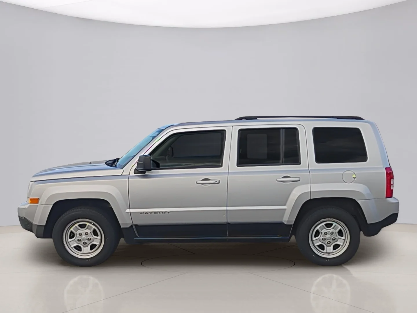 Used 2012 Silver Jeep PATRIOT image 2