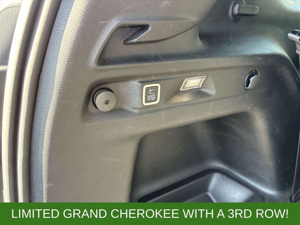 Used 2023  Jeep Limited image 15