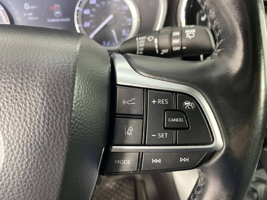 Used 2021 Blizzard Pearl Toyota XLE image 19