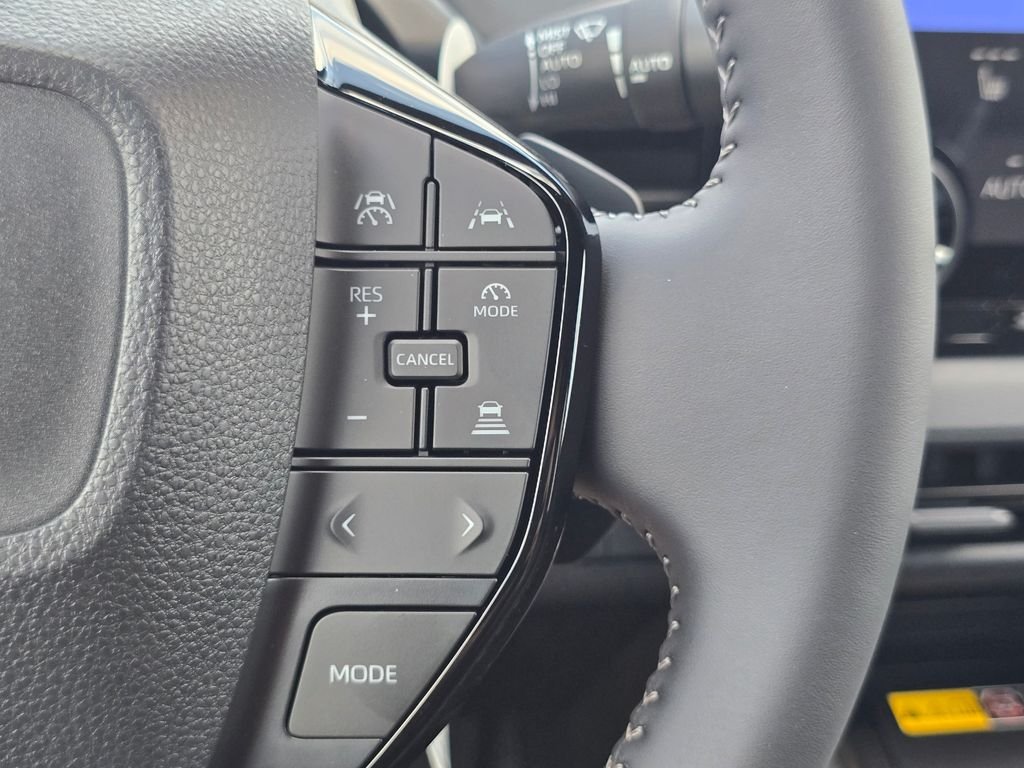 New 2026 Wind Chill Pearl <sup>1</sup> Toyota  XLE image 30