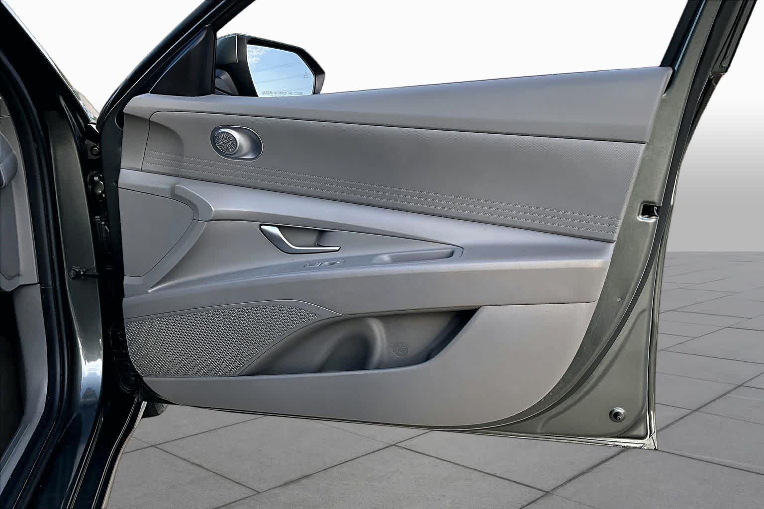 Used 2024 Amazon Gray Hyundai SEL image 23