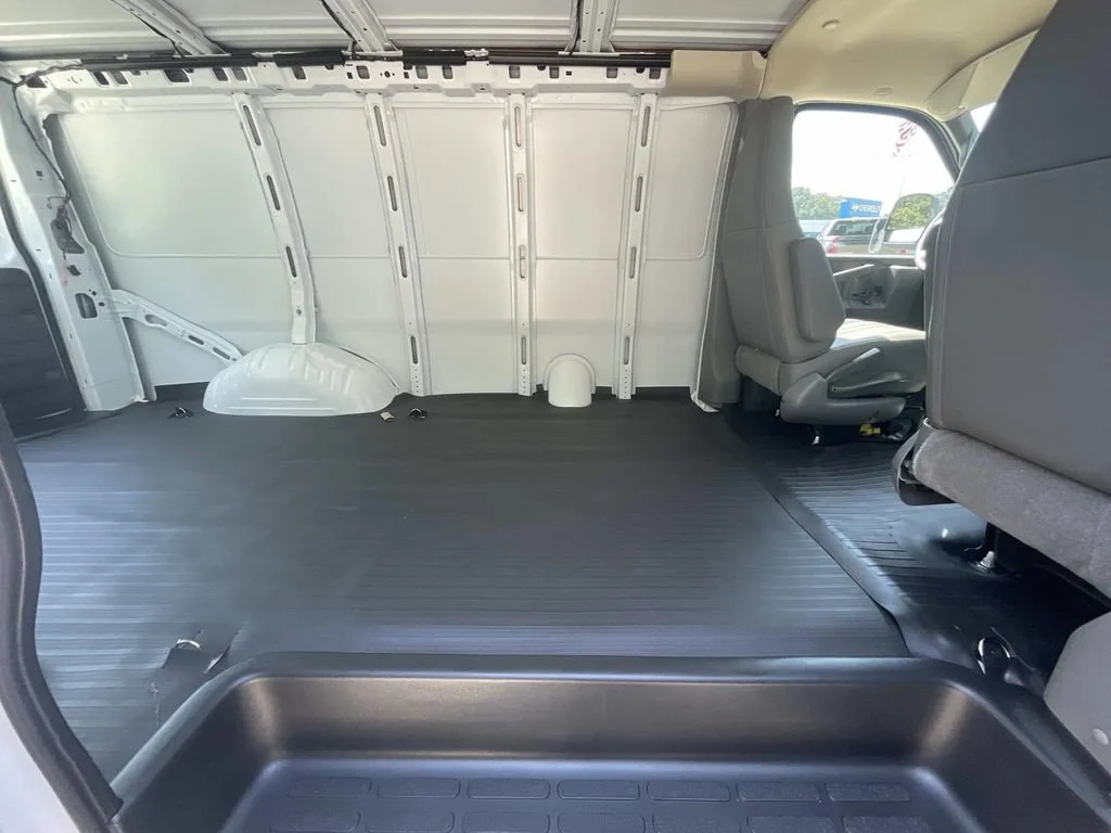 2026 Chevrolet Express Cargo Work Van - Photo 11