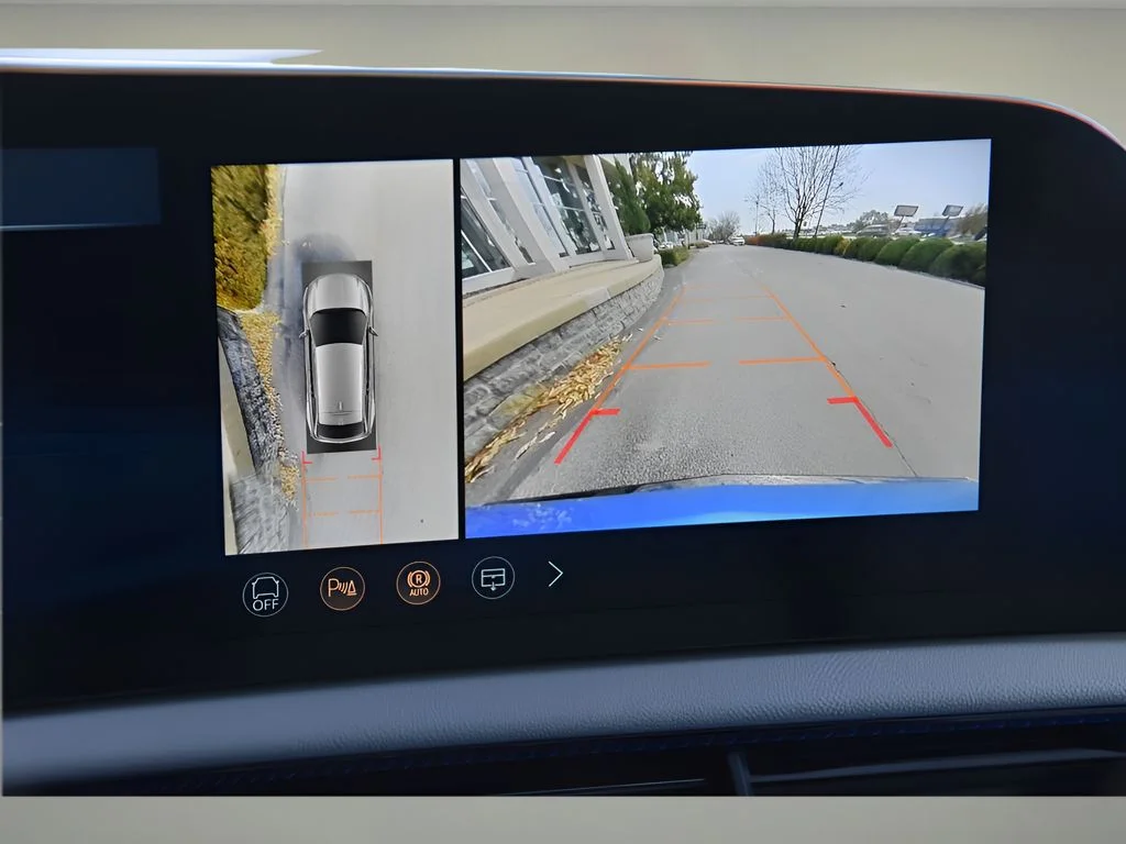 2026 Cadillac OPTIQ Luxury - Photo 22
