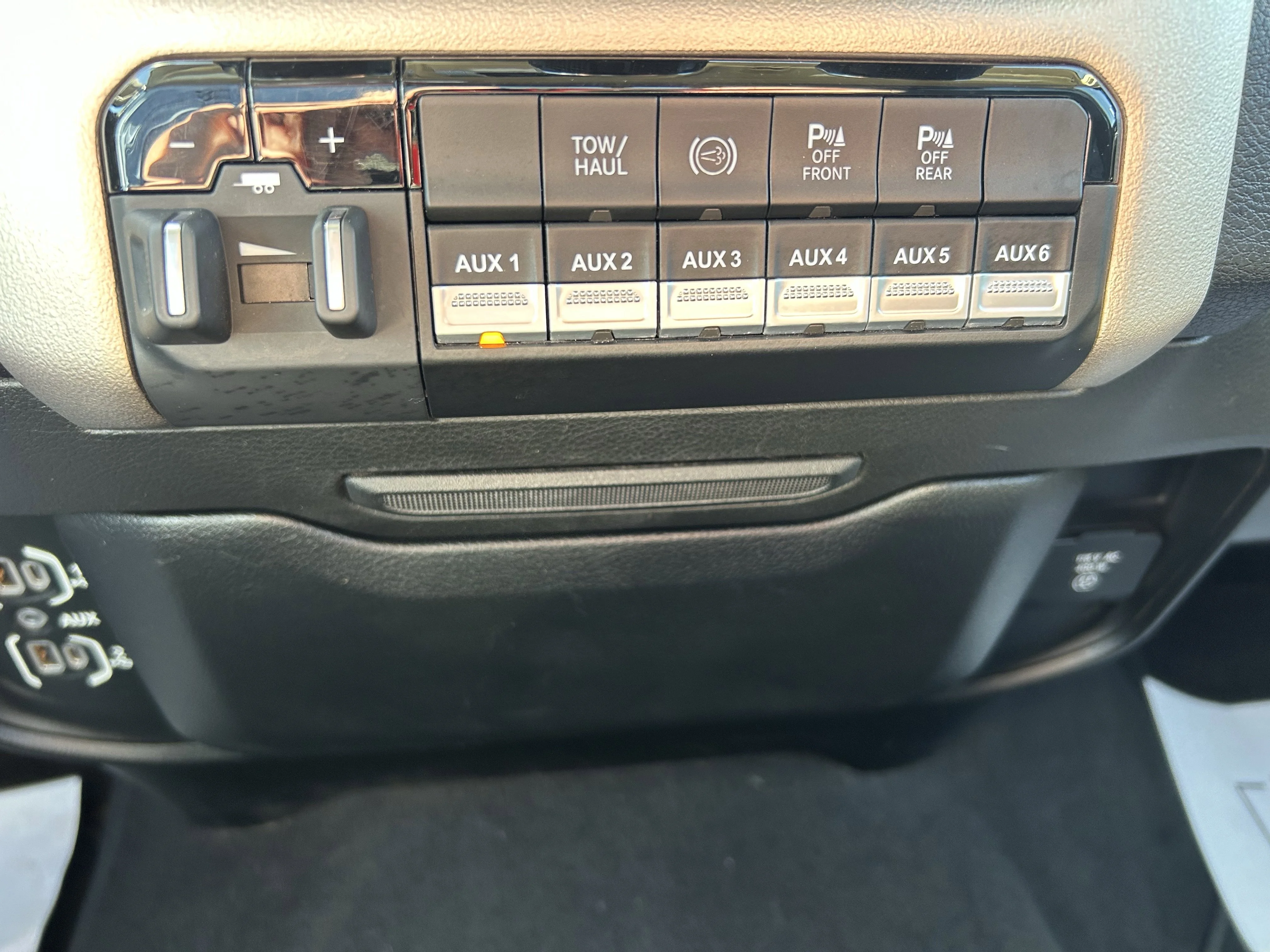 Used 2022 Delmonico Red Pearlcoat Ram Laramie image 18