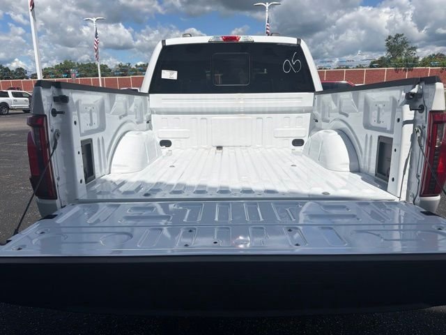 New 2026 Oxford White Ford XLT image 27