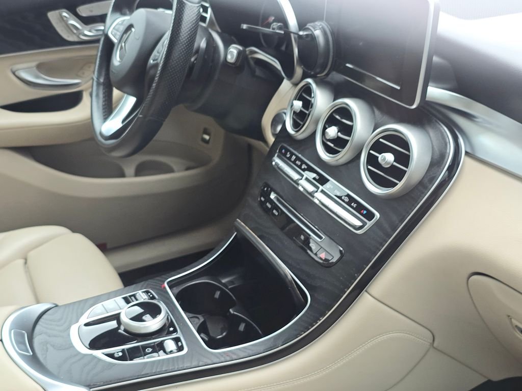 Used 2018  Mercedes-Benz GLC 300 image 12
