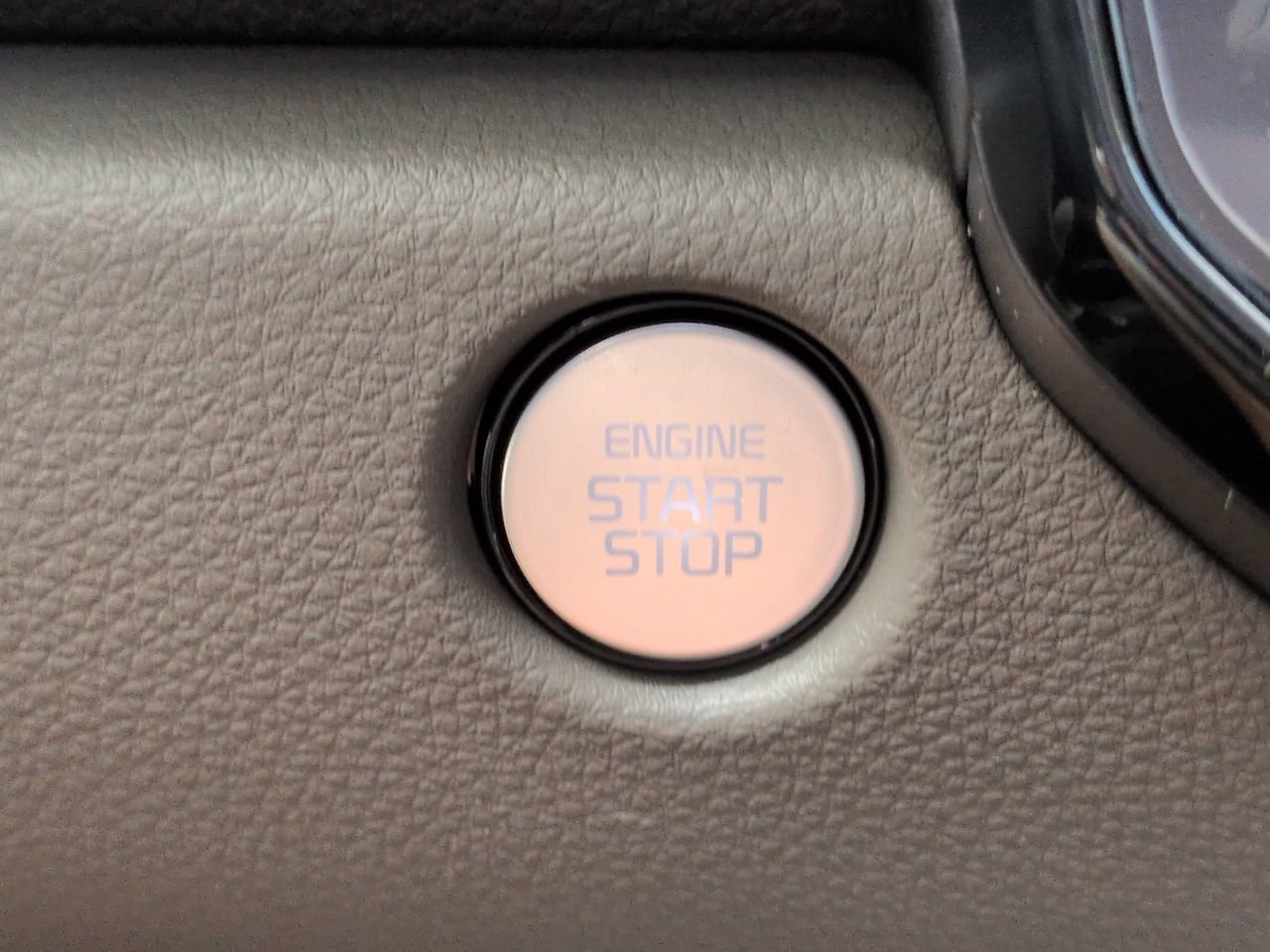 New 2027 Snow White Pearl Kia LX image 32