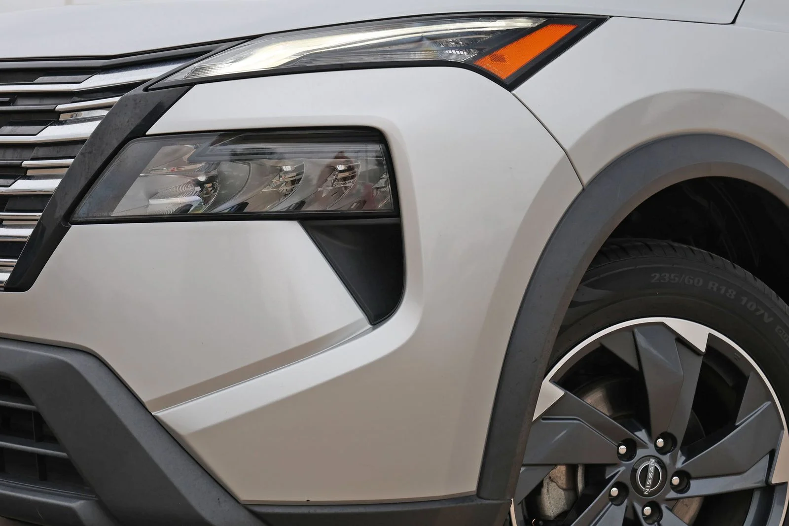 Used 2024 Silver Nissan SV image 11