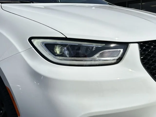 New 2026 Bright White Clearcoat Chrysler Limited image 17