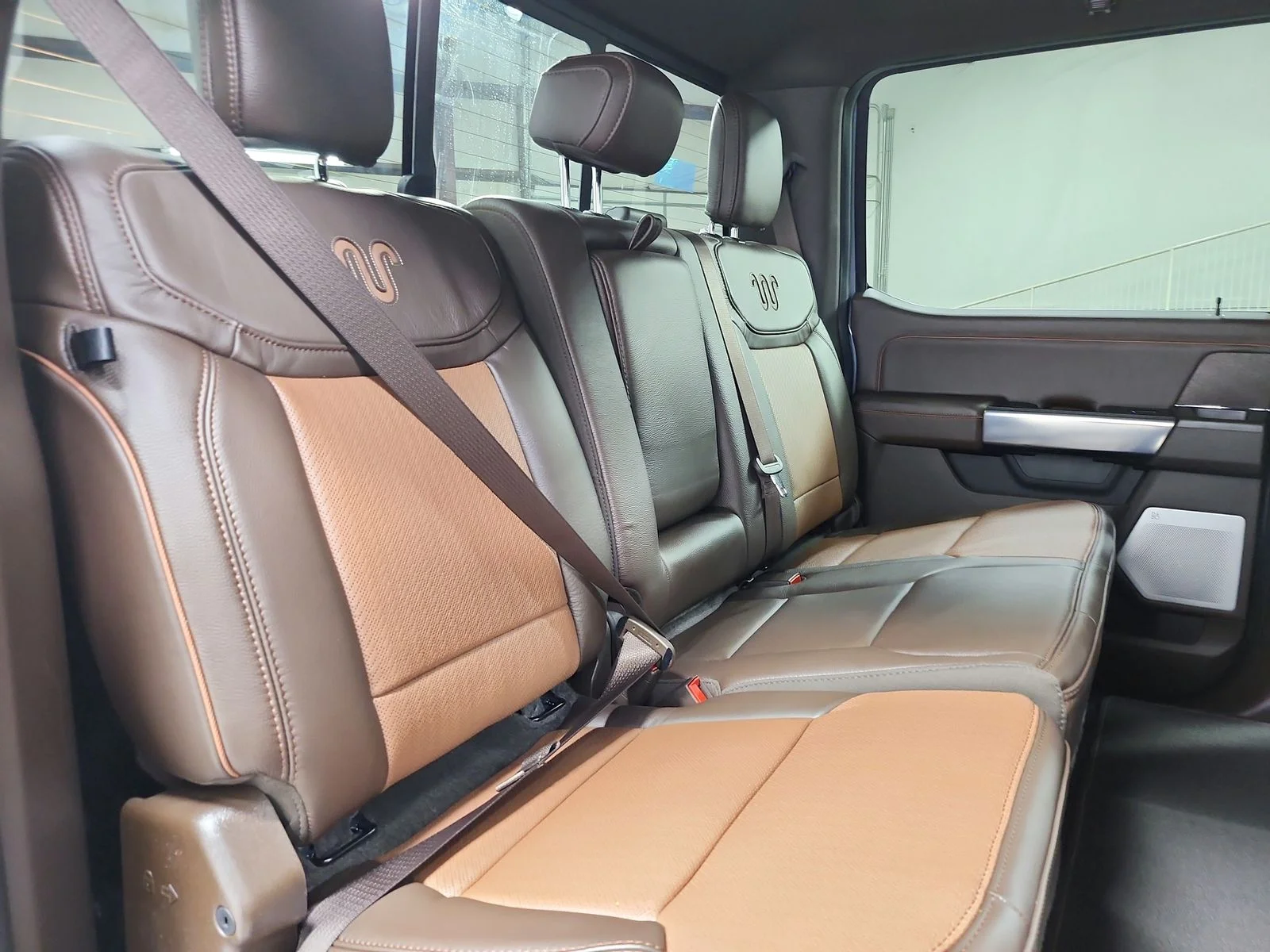 New 2026 Glacier Gray Metallic Tri-Coat Ford F-250® King Ranch® image 47