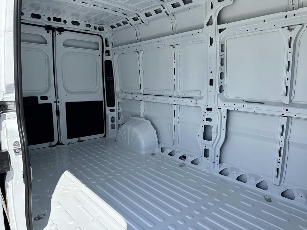 New 2026 Bright White Clear-Coat Exterior Paint RAM High Roof image 20