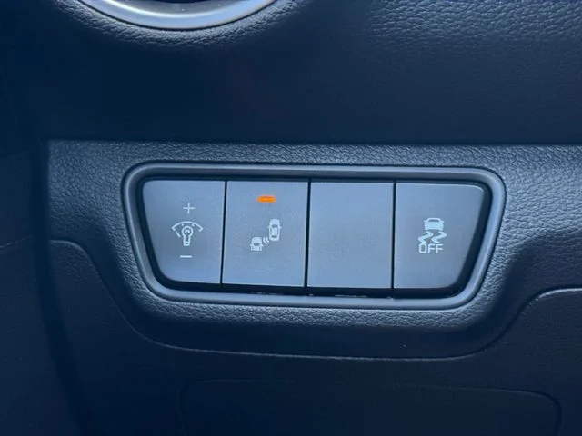 Certified Used 2022 White Kia GT-Line image 13