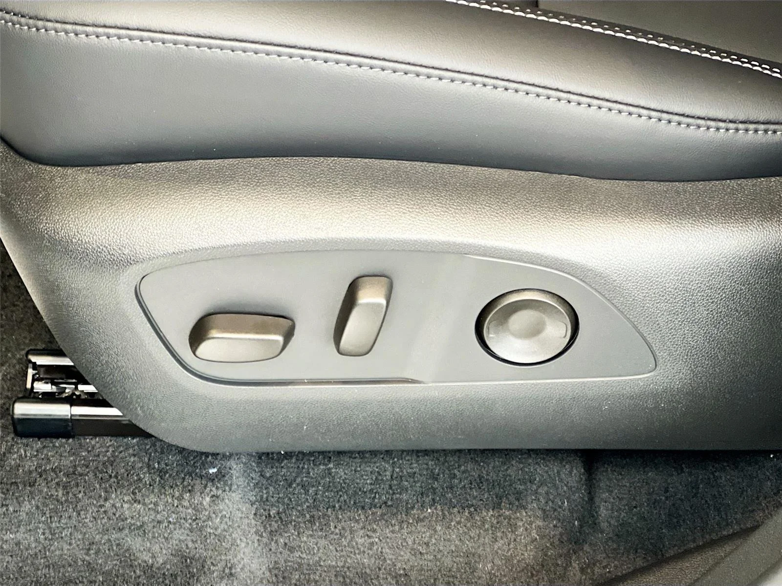 2026 GMC Acadia Elevation - Photo 21
