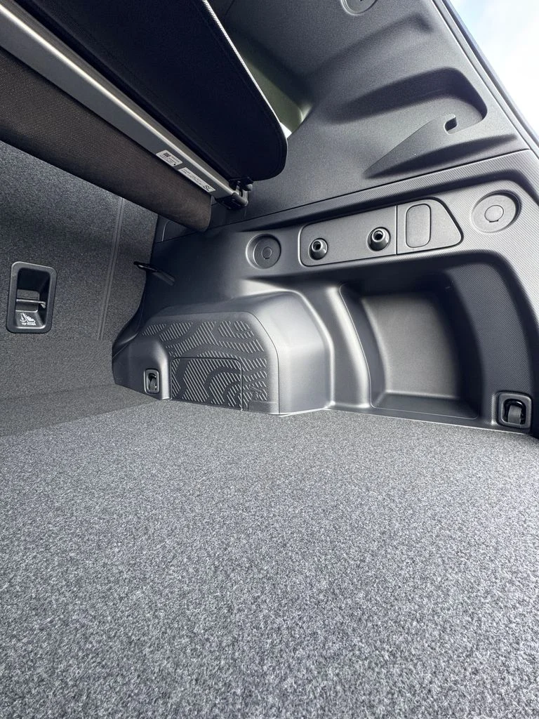 New 2026 ICE SILVER METALLIC Subaru Premium Hybrid image 61