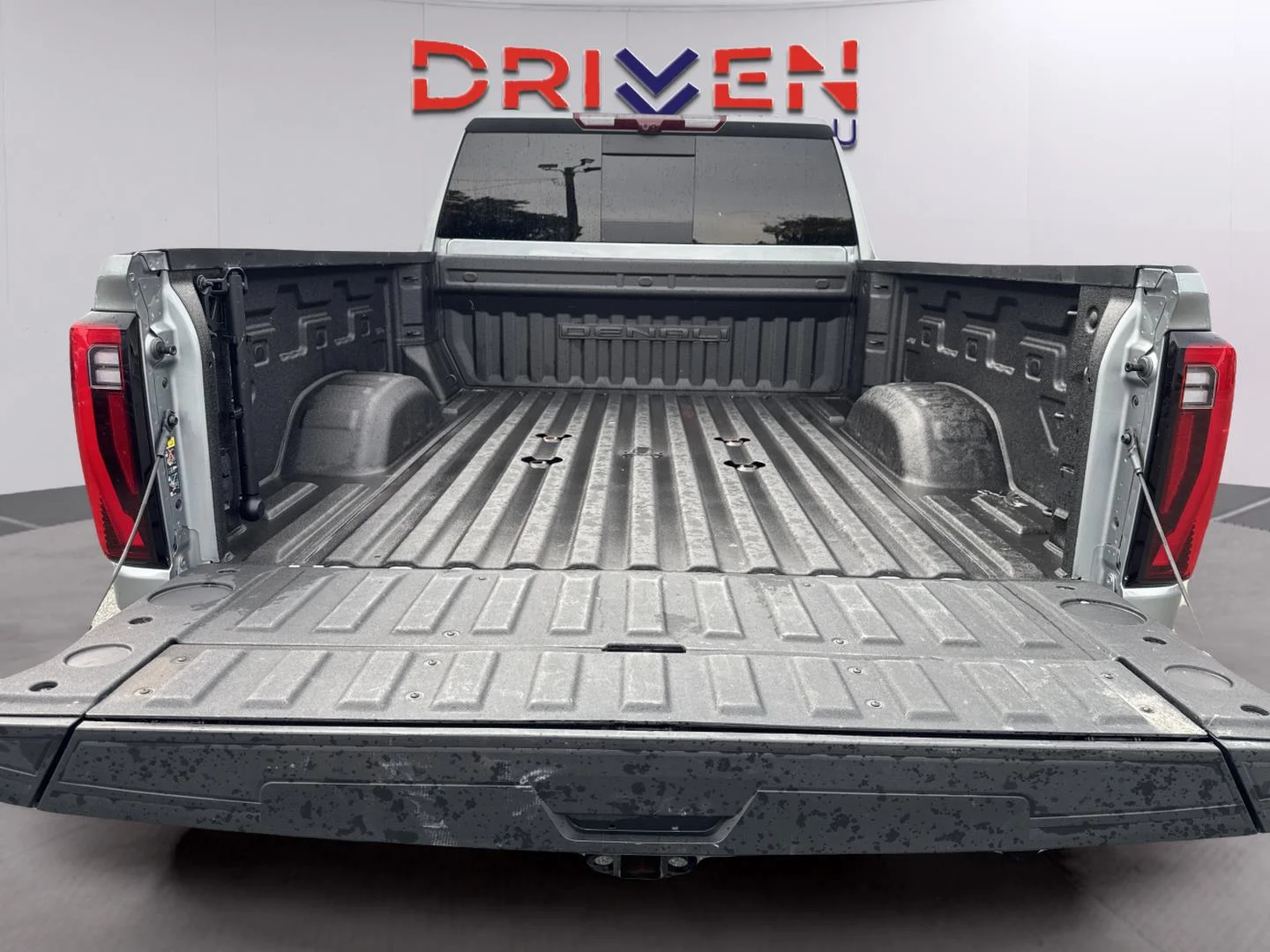 Used 2024 Sterling Metallic GMC Denali Ultimate image 37