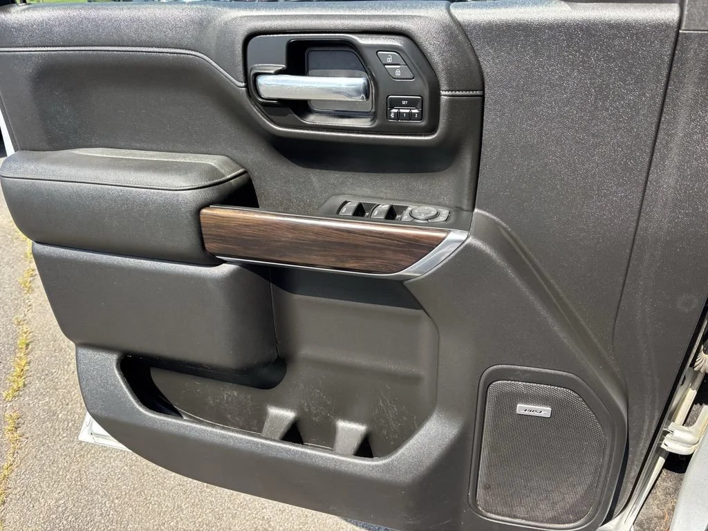 Used 2022 Quicksilver Metallic GMC SLT image 13