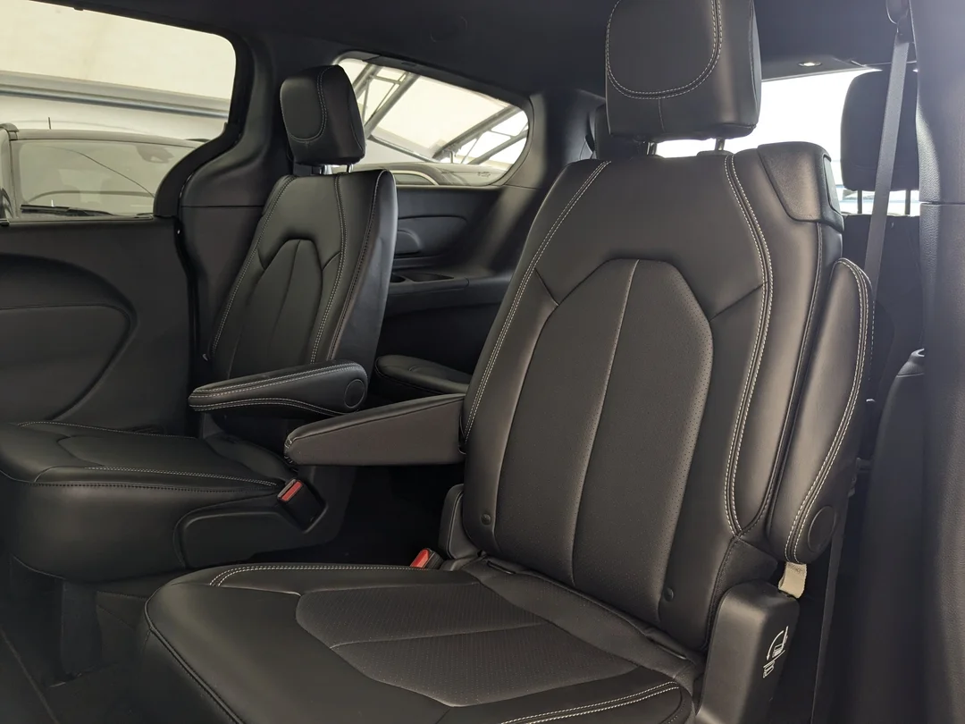 New 2026 Black Chrysler SXT - - FWD - Stow n Go Seats - Power Sliding Doors - Heated Seats - Adaptive Cruise & More! image 24