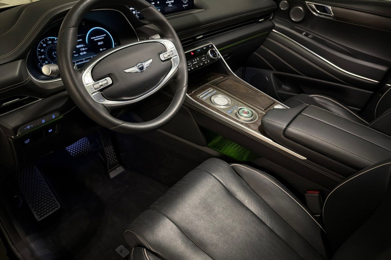 Used 2022 SILVER Genesis  image 9