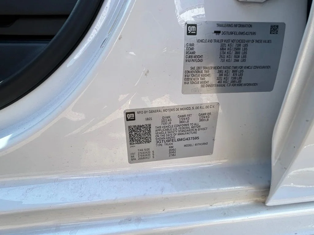 Used 2021 White GMC Denali image 10