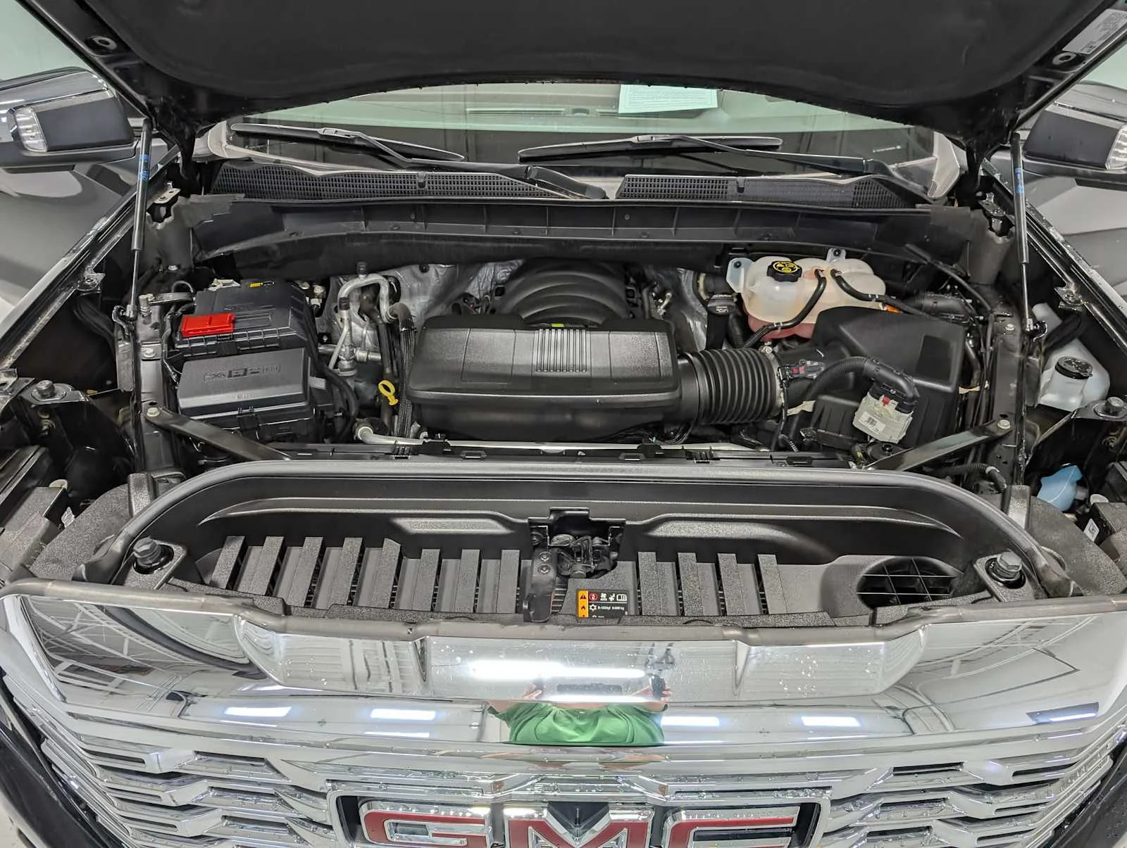 Used 2023 Onyx Black GMC Denali image 17