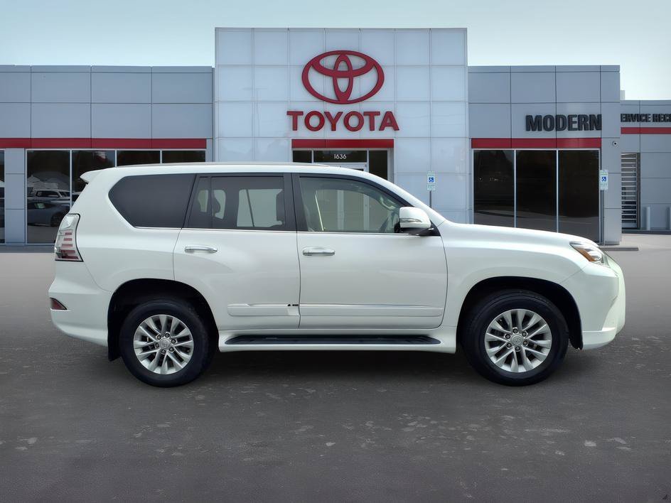 Used 2018 Starfire Pearl Lexus 460 image 6