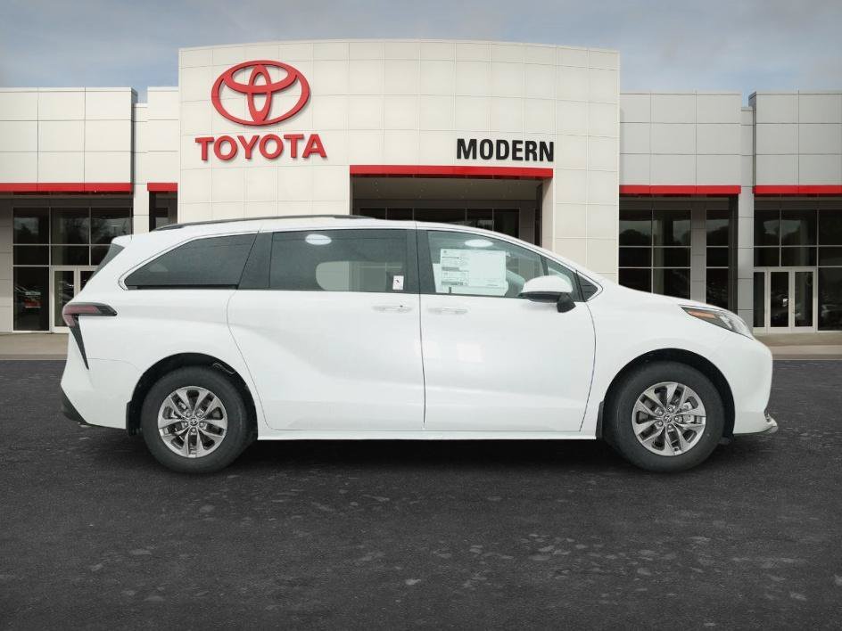 New 2026 Wind Chill Pearl Toyota XLE image 3