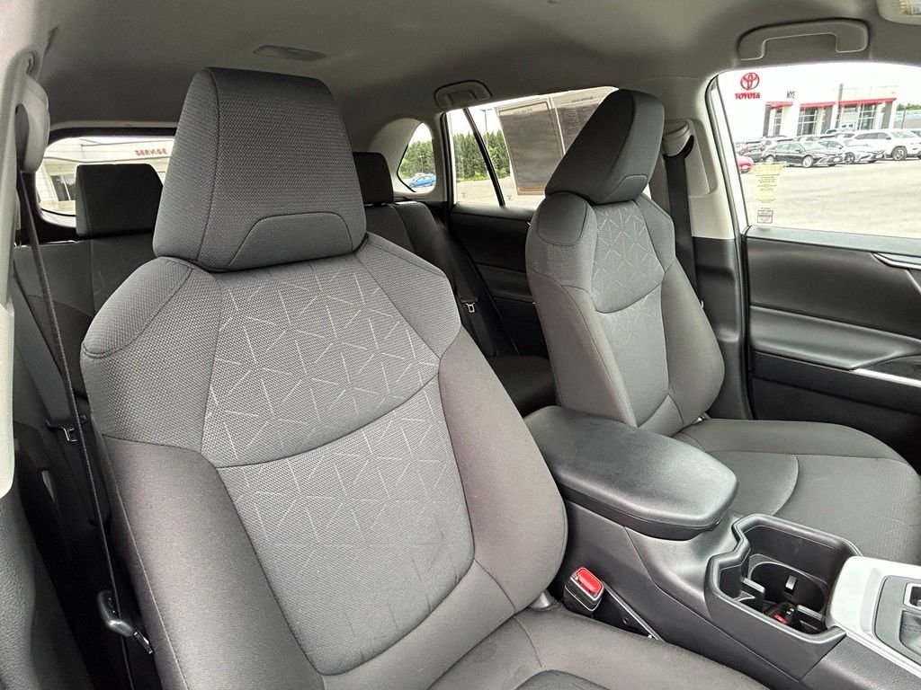 Used 2025 White Toyota XLE image 40