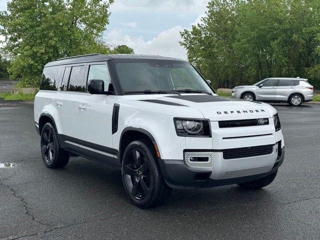 Used 2023 Fuji White Land Rover SE image 7