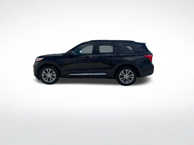 Used 2020 Black Ford XLT image 2