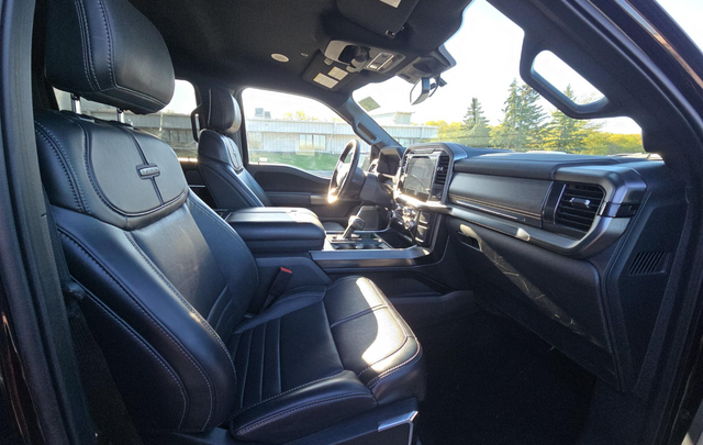 Used 2023 Black Ford Platinum image 4