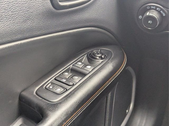 Used 2021 White Jeep Latitude image 16