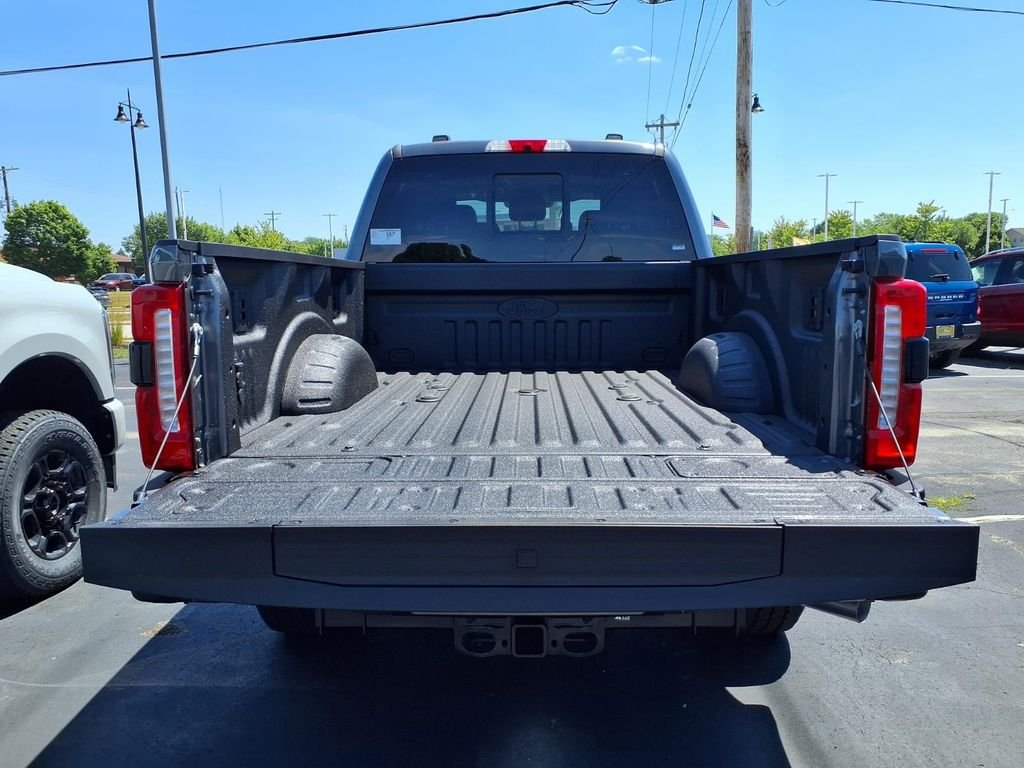 New 2026 Gray Ford Lariat image 5