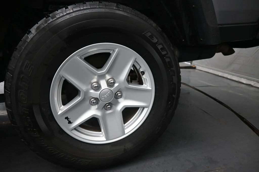 Used 2020 Silver Jeep Sport image 15