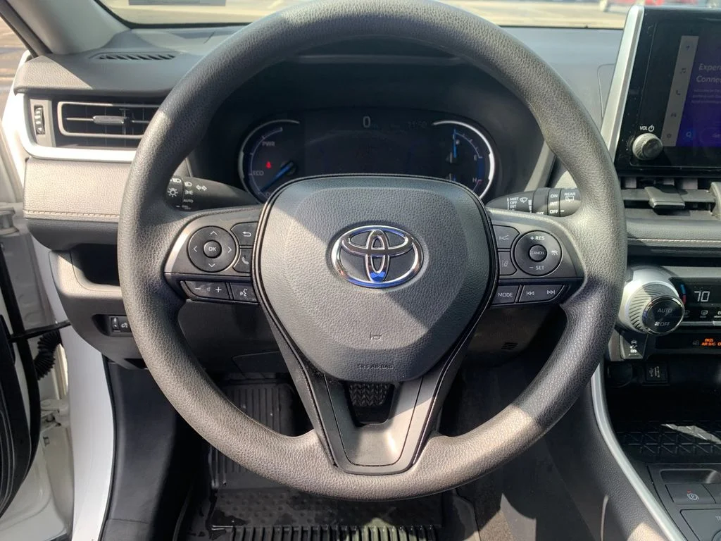 Used 2025 White Toyota XLE image 26
