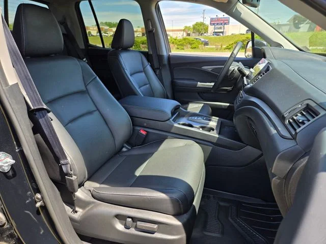 Used 2025 Black Honda RTL image 21