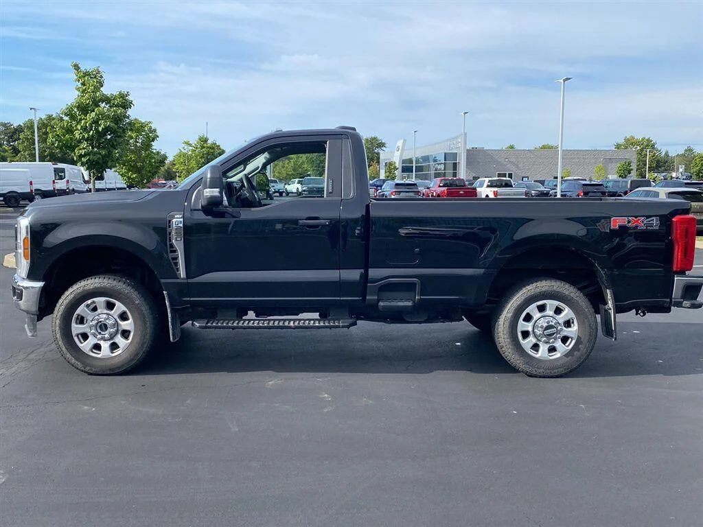 Used 2024 Agate Black Ford XLT image 7