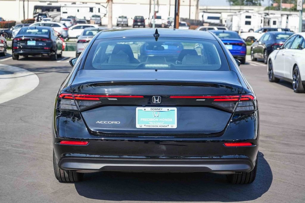 New 2026 Crystal Black Pearl Honda SE image 8