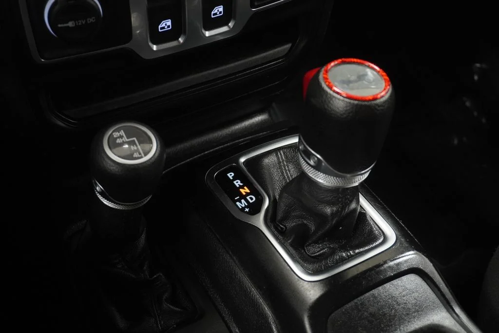 Used 2019 Gray Jeep Sport S image 38