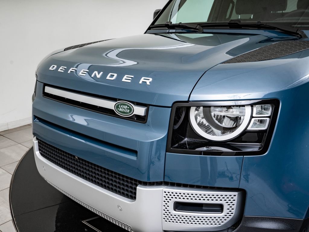 Used 2023 Tasman Blue Metallic Land Rover S image 16
