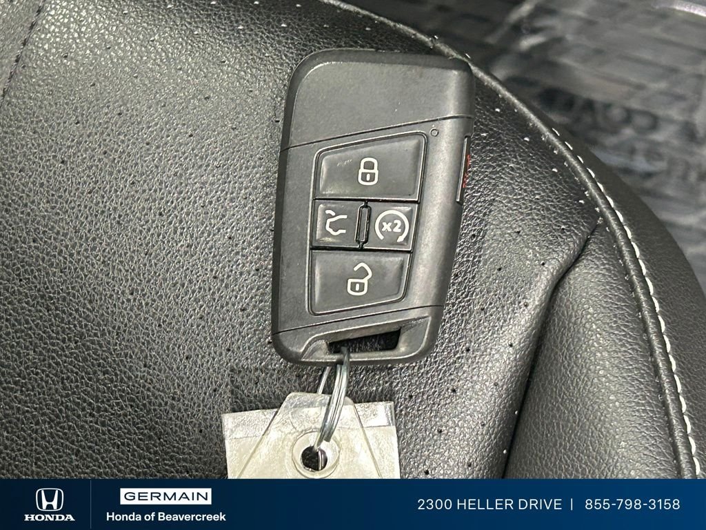 Used 2022 Silver Metallic Volkswagen 2.0T SE R-Line Black image 32